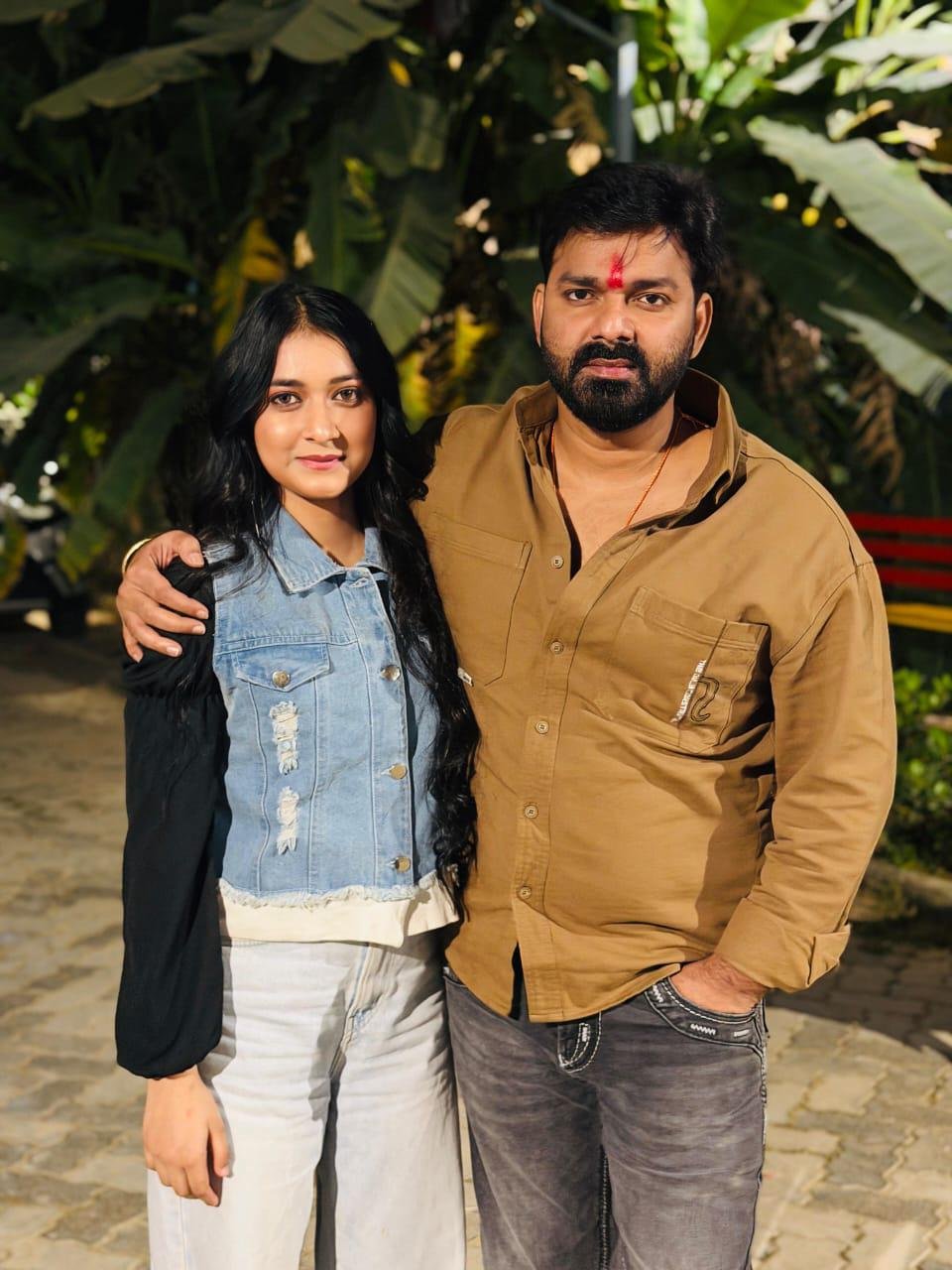 पवन सिंह के साथ यूपी की महिमा सिंह जल्द ही आएंगी नजर, वायरल हो रही तस्वीर